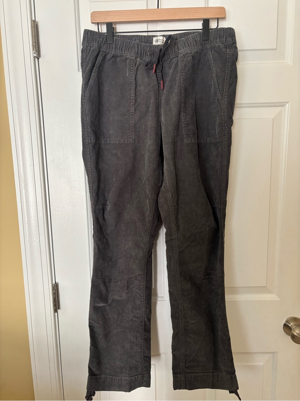 Alpine Design Women’s Deep Slate Mid-Rise Hike Pant Size Medium NWT